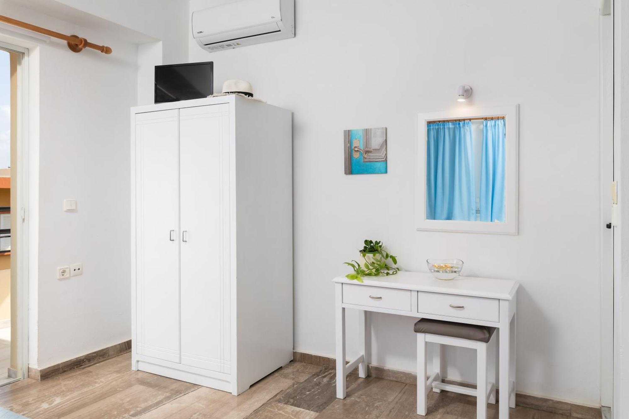 Evdokia Αpartments & Dimitra Village Agia Marina  Exterior photo